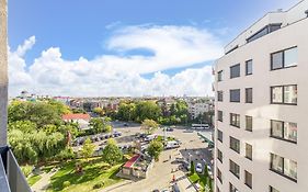 Ari Yellow Apartment With Panoramic Views